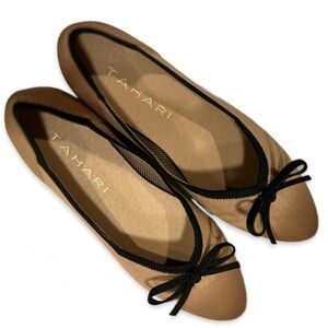 NEW Tahari Women's Camel Ballet Flats with Black Trim Size 6